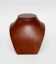 Brown petit buste